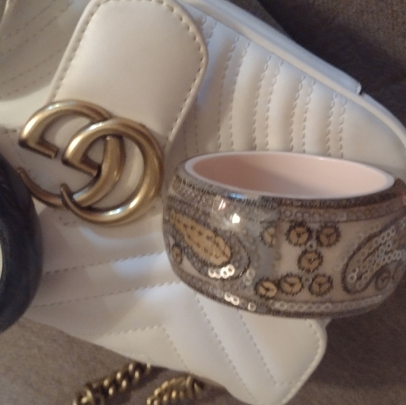 Vintage Bangles with Free Handbad - Picture 2 of 6